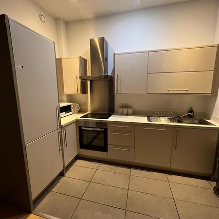 Bigkings Cosy 2 Bedroom Apartment With Free Parking In Central Manchester Bagian luar foto