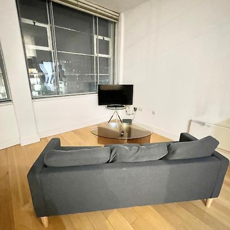 Bigkings Cosy 2 Bedroom Apartment With Free Parking In Central Manchester Bagian luar foto