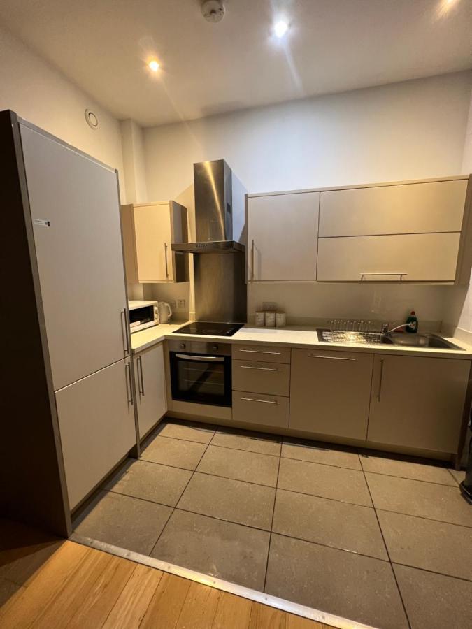 Bigkings Cosy 2 Bedroom Apartment With Free Parking In Central Manchester Bagian luar foto
