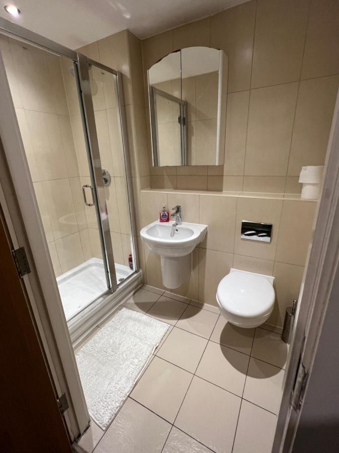 Bigkings Cosy 2 Bedroom Apartment With Free Parking In Central Manchester Bagian luar foto